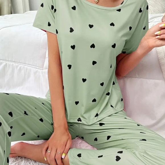 Pajamas / Lounge Wear - Picture 3 of 4